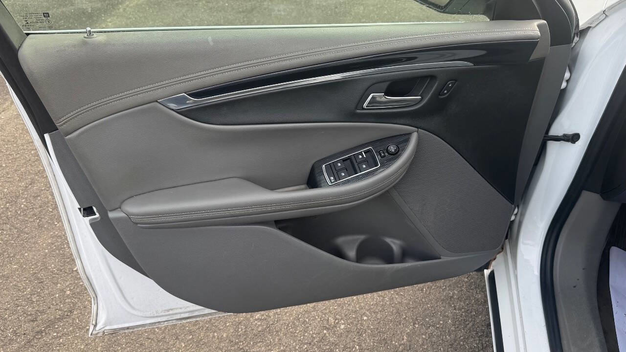 Used 2017 Chevrolet Impala LT image 13