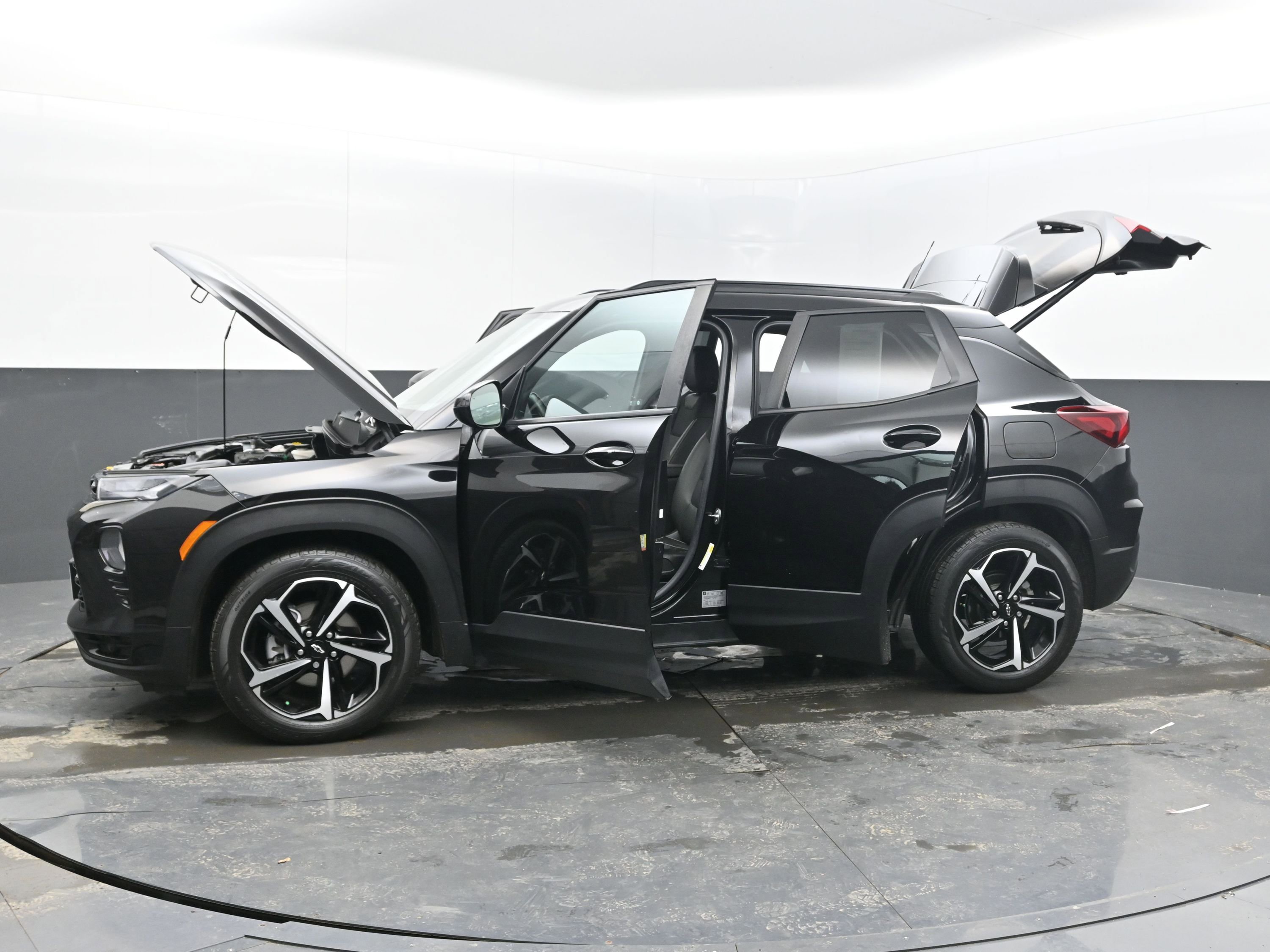 Used 2022 Chevrolet TrailBlazer RS w/ Sun and Liftgate Package image 37