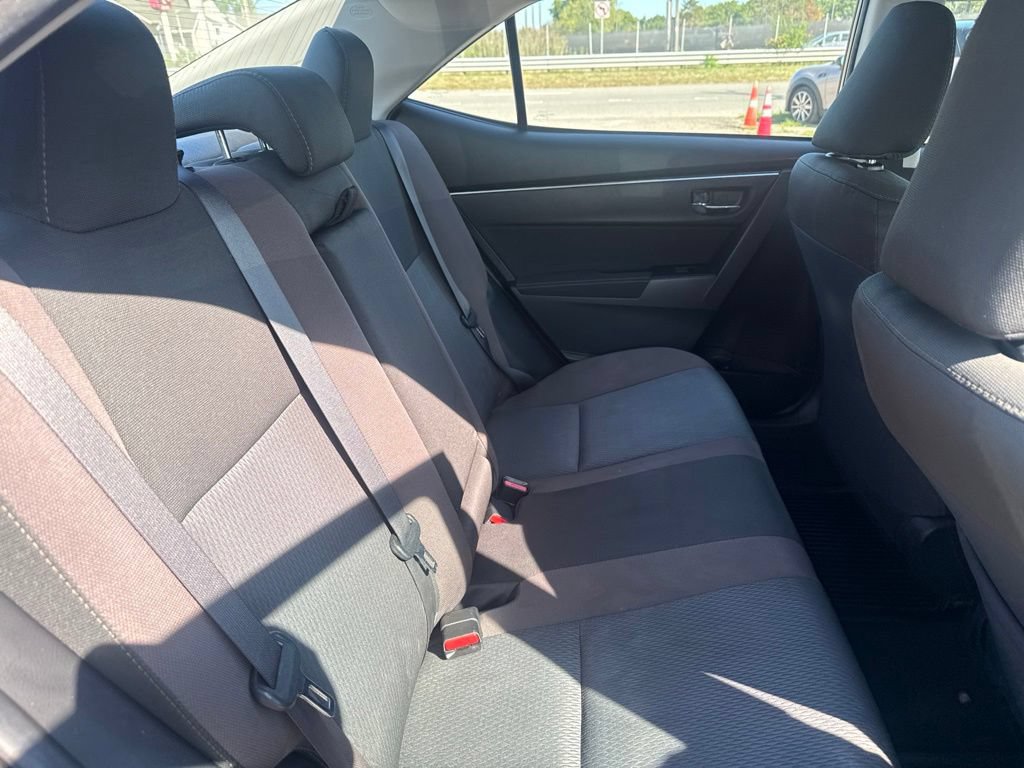 Used 2018 Toyota Corolla LE FWD image 15