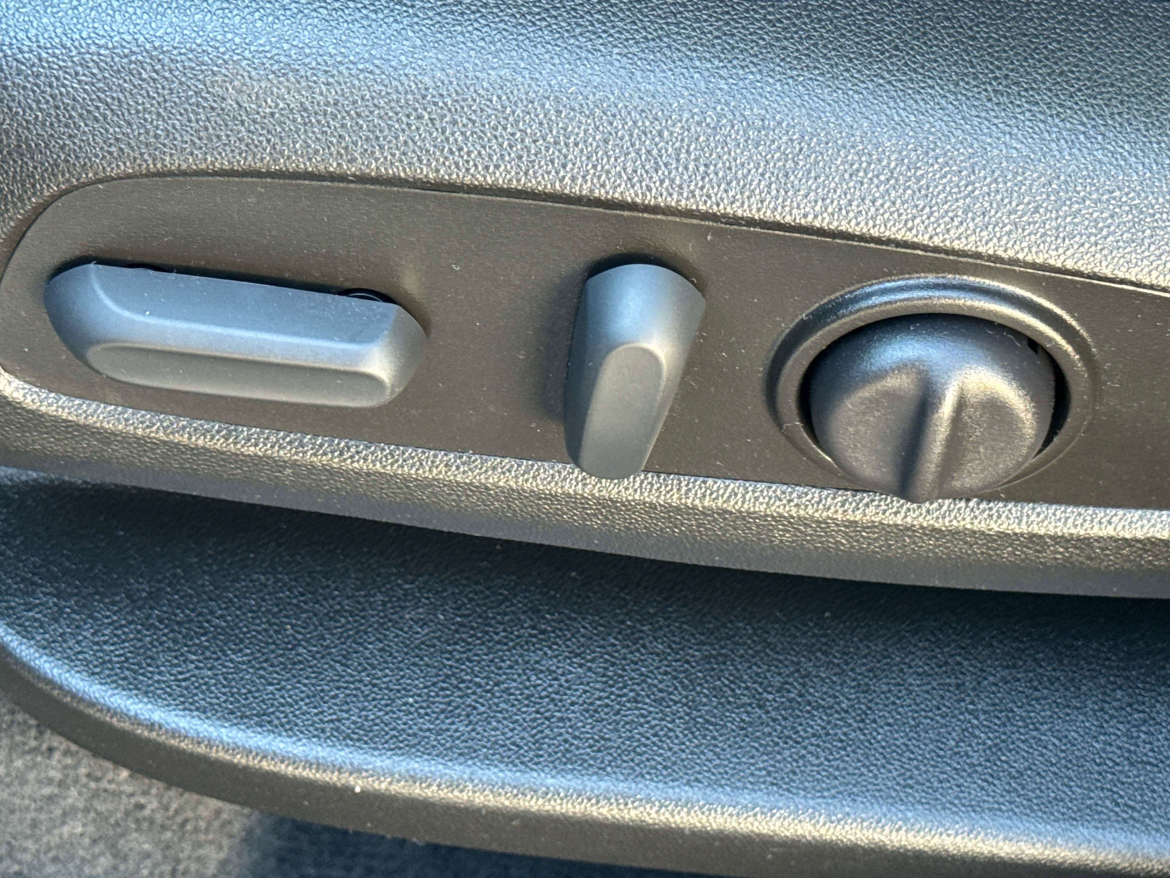 Used 2023 Chevrolet Traverse LT image 14