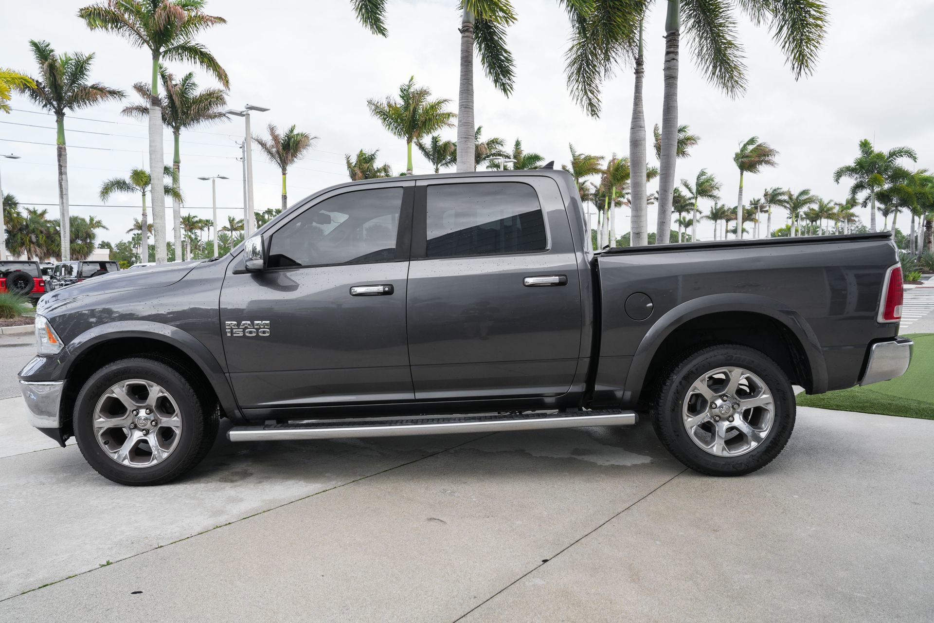 Used 2016 RAM 1500 Laramie w/ Convenience Group image 6