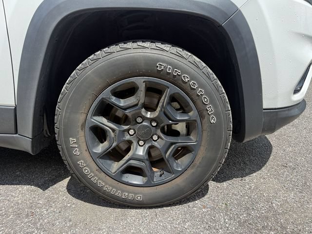 Used 2022 Jeep Cherokee Latitude w/ Sun & Sound Group AWD/4WD image 10