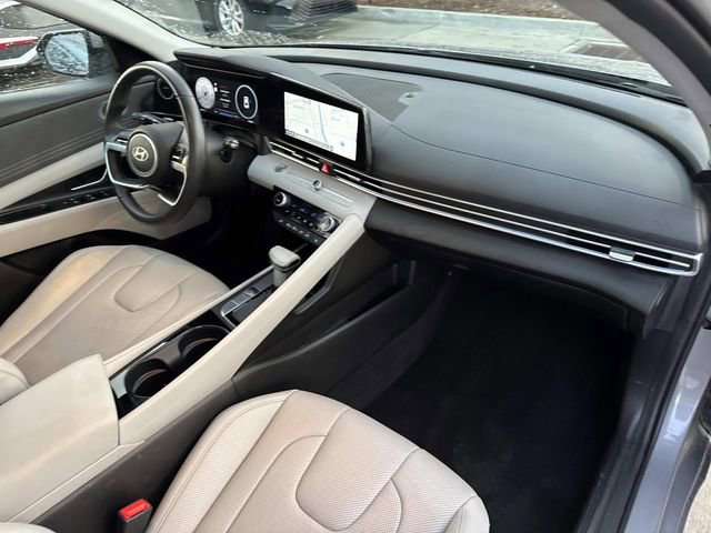 Used 2025 Hyundai Elantra Limited image 12
