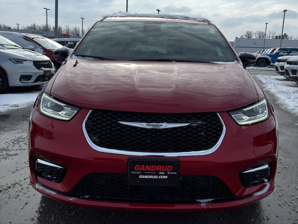 New 2026 Chrysler Pacifica Select image 3