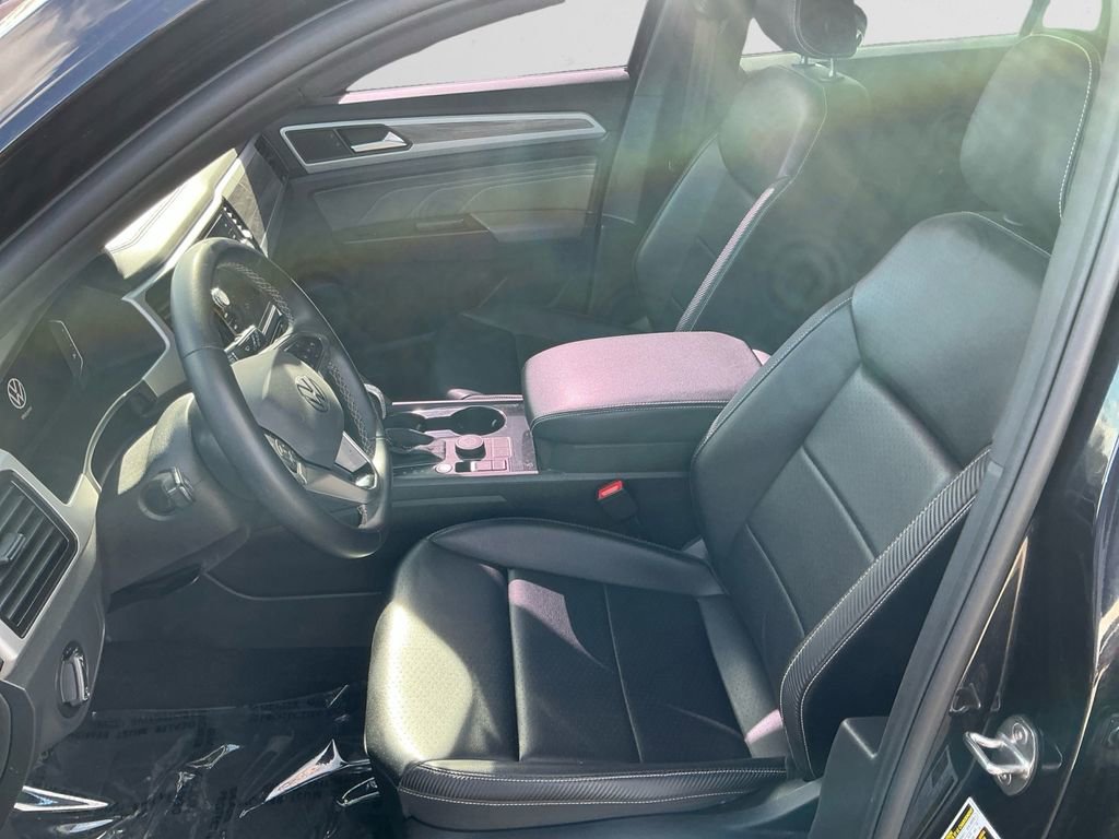 Used 2022 Volkswagen Atlas Cross Sport SE image 9