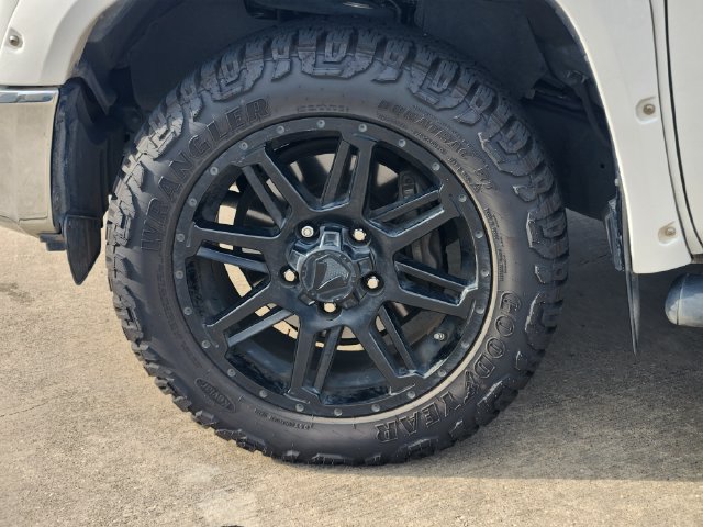 Used 2019 Toyota Tundra SR5 w/ SR5 Upgrade Package RWD image 10