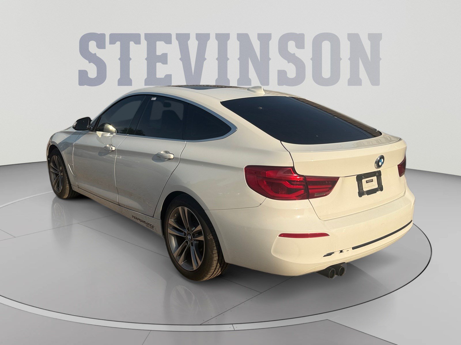 Used 2018 BMW 330i Gran Turismo xDrive AWD/4WD image 3