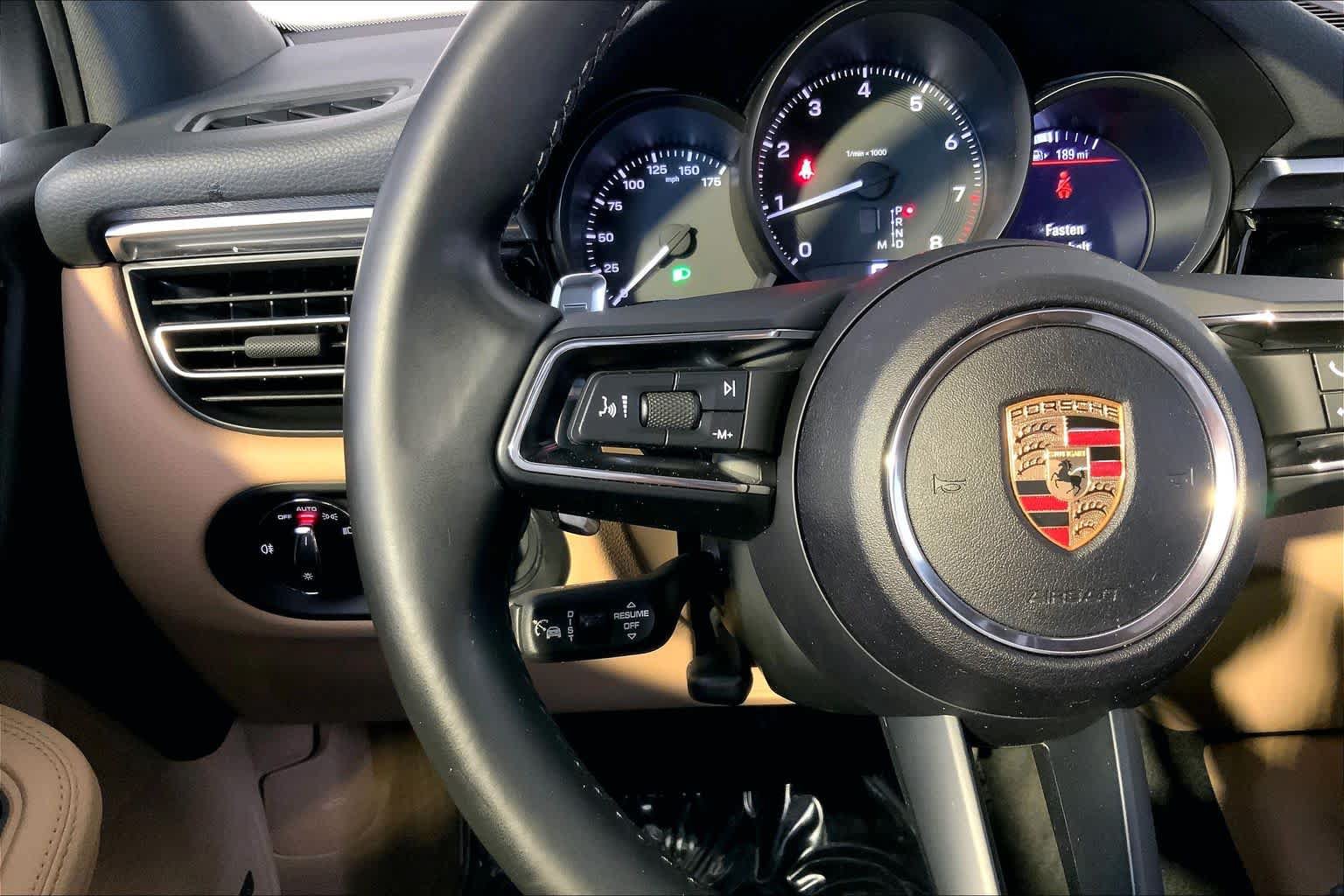 Used 2024 Porsche Macan AWD/4WD image 24