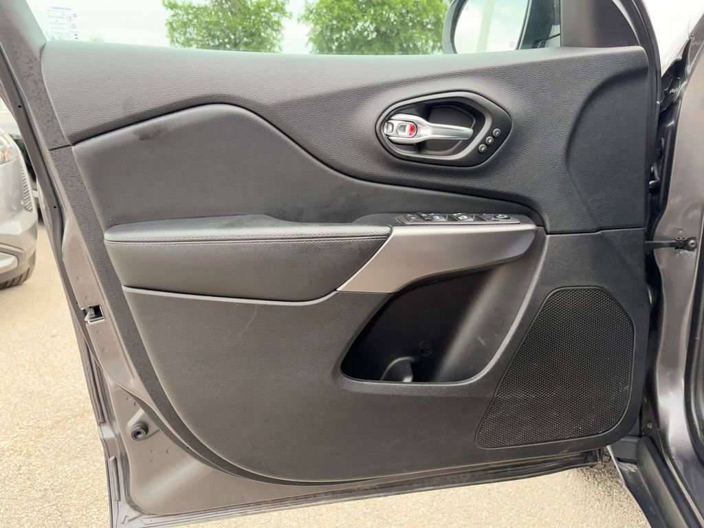 Used 2021 Jeep Cherokee Limited w/ Elite Package image 23