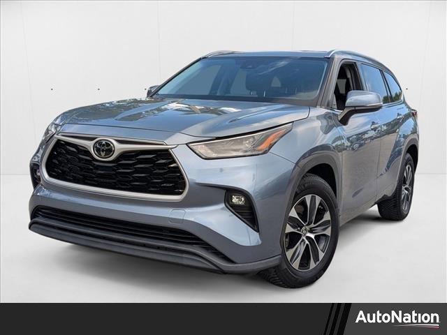 Used 2021 Toyota Highlander XLE image 1