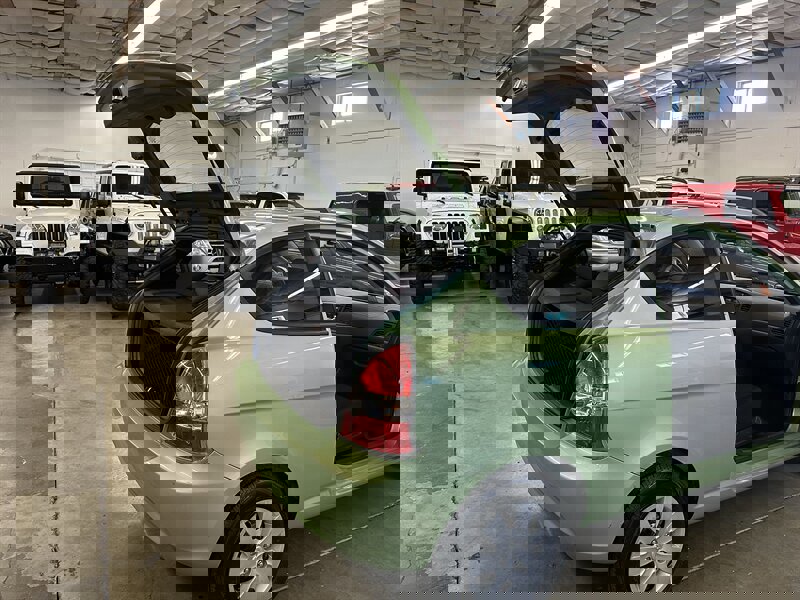 Used 2010 Hyundai Accent GS image 4