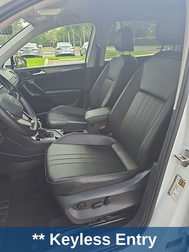 Used 2024 Volkswagen Tiguan SE image 13