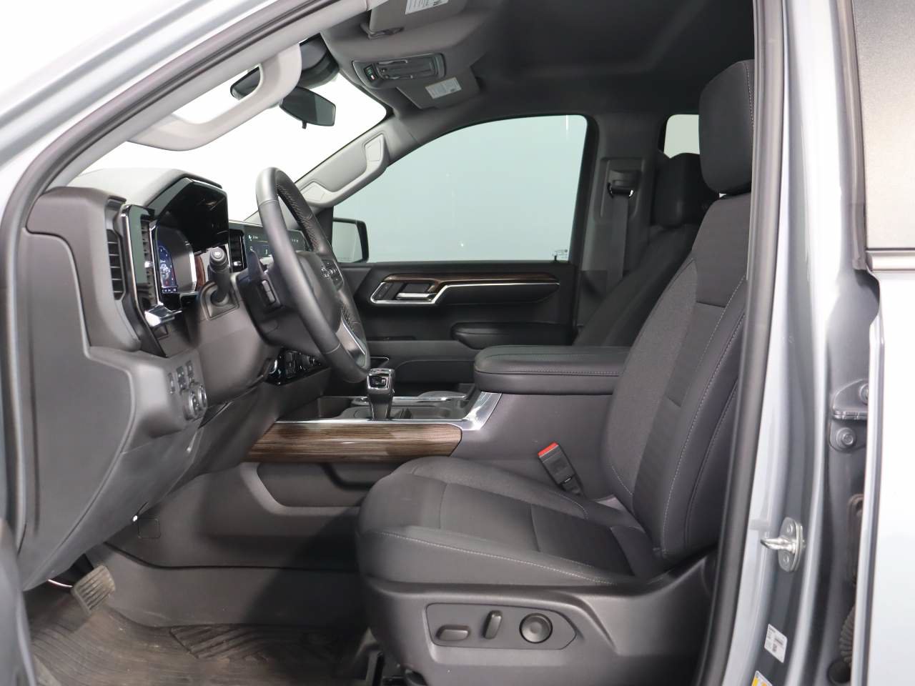 Certified 2024 Chevrolet Silverado 1500 LT Trail Boss w/ Protection Package AWD/4WD image 8