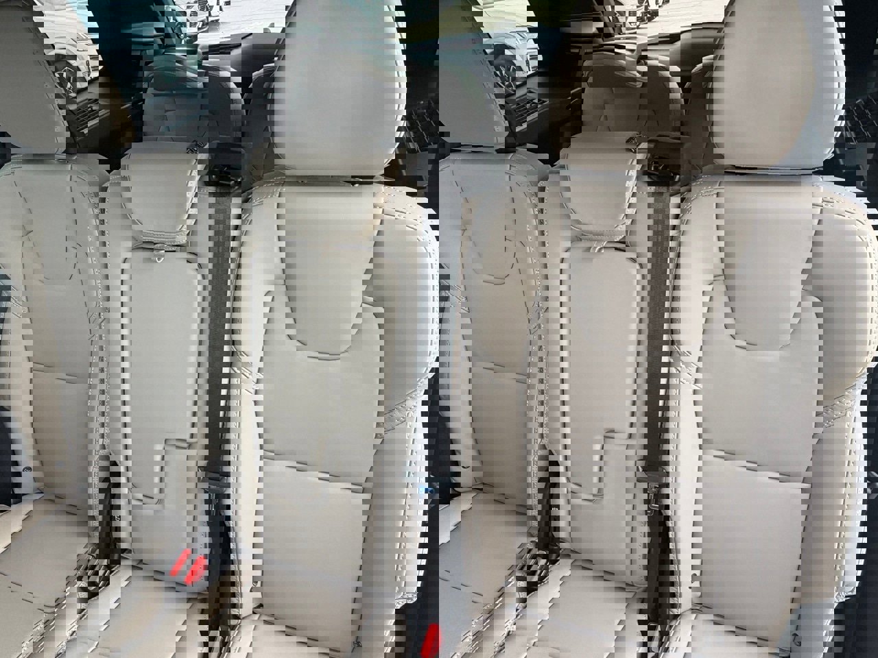 New 2026 Volvo XC90 B6 Ultra w/ Lounge Package image 23