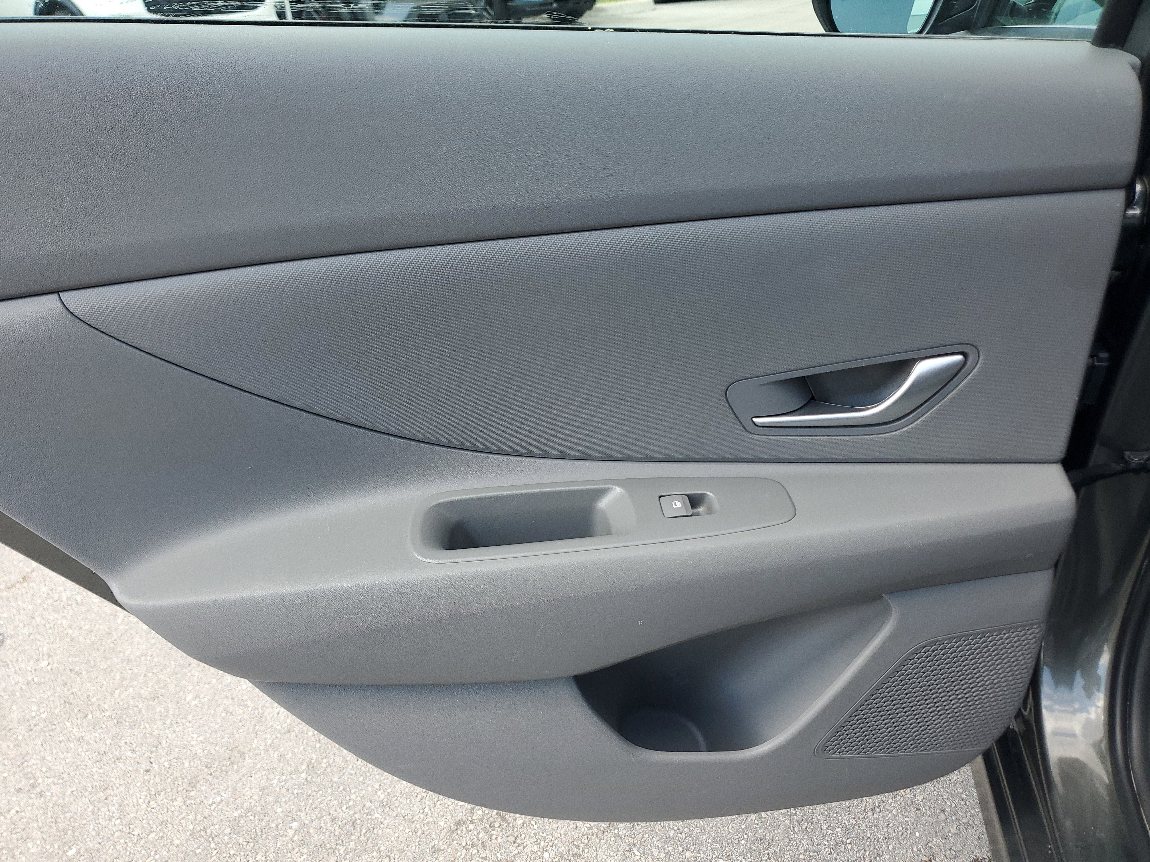 Used 2024 Hyundai Elantra SE FWD image 26