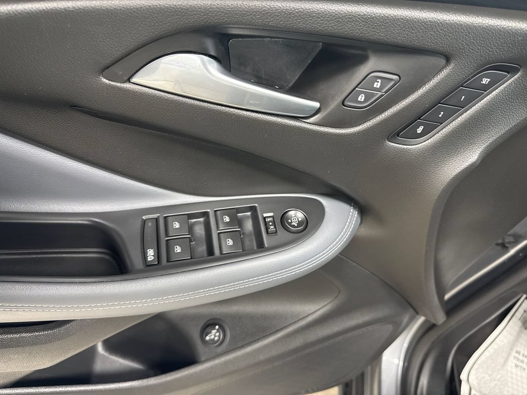Used 2020 Buick Envision Essence w/ Experience Buick Package FWD image 17