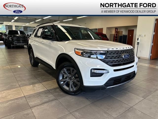 Used 2023 Ford Explorer XLT w/ Equipment Group 202A AWD/4WD image 1