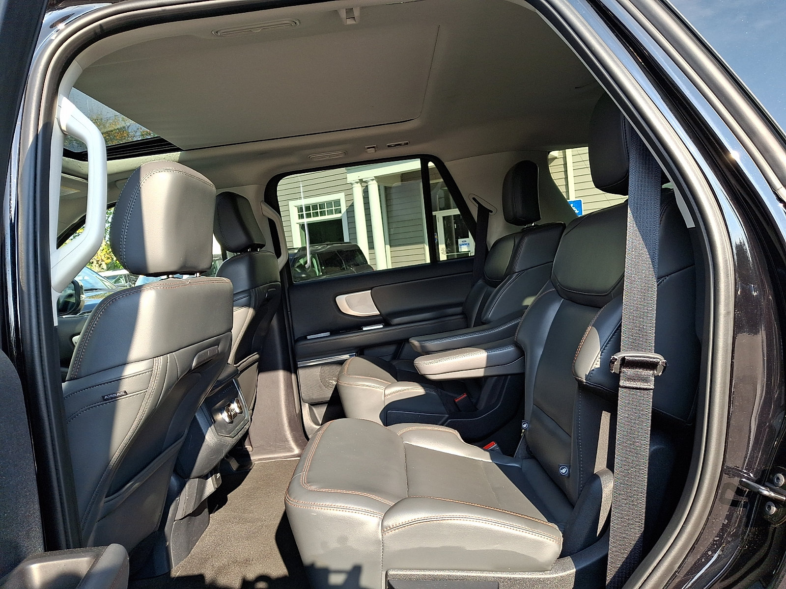 Used 2025 Ford Expedition Active AWD/4WD image 11