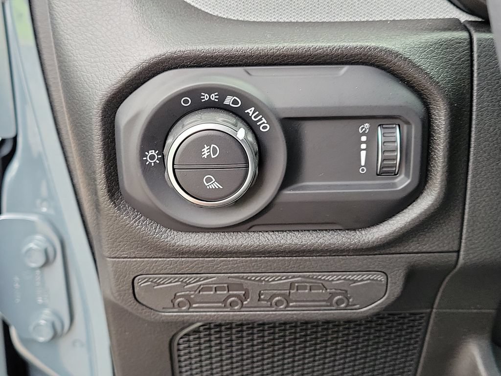 Used 2024 Jeep Gladiator Sport AWD/4WD image 30