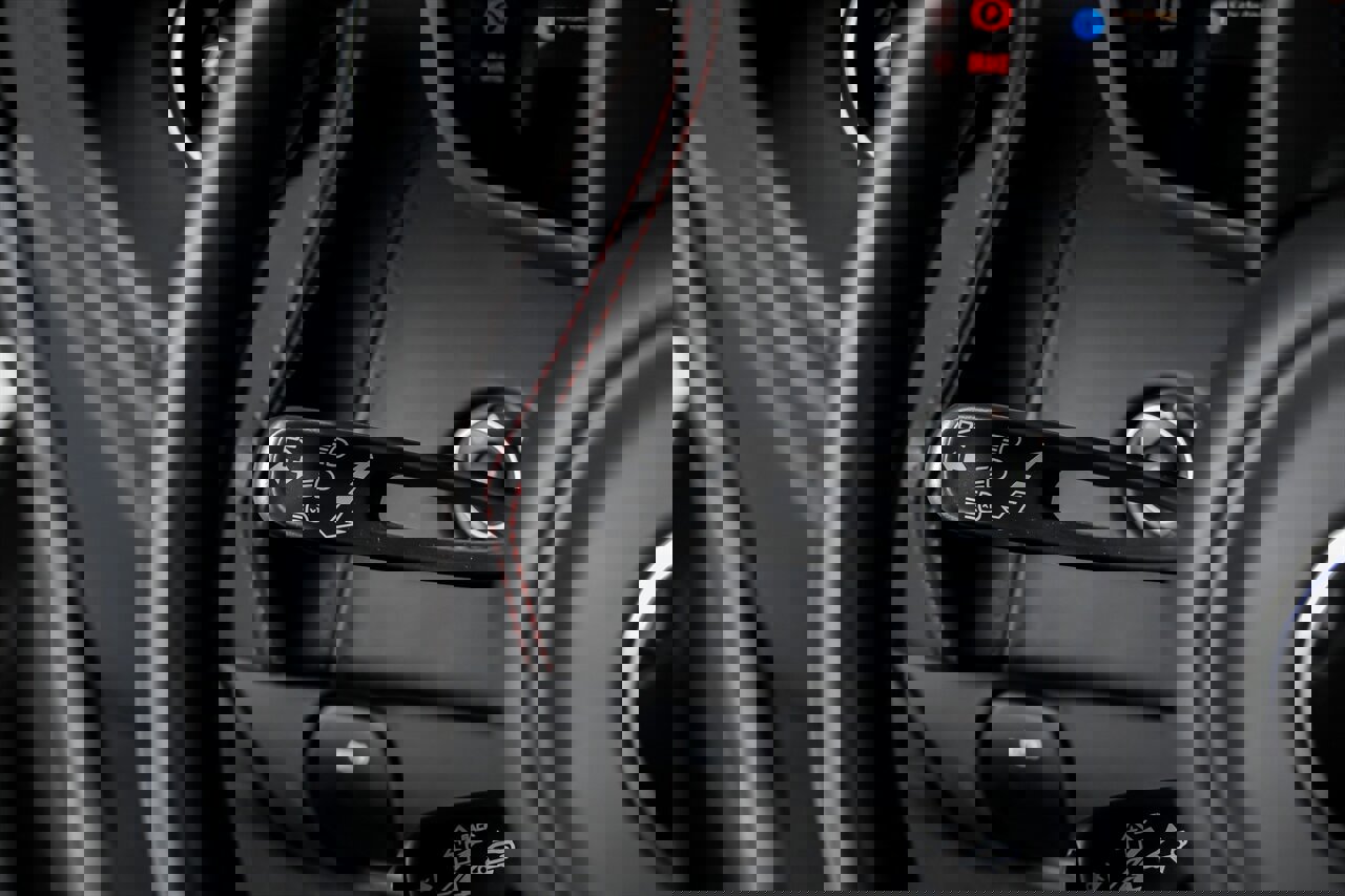 Used 2020 McLaren 570S Spider image 29