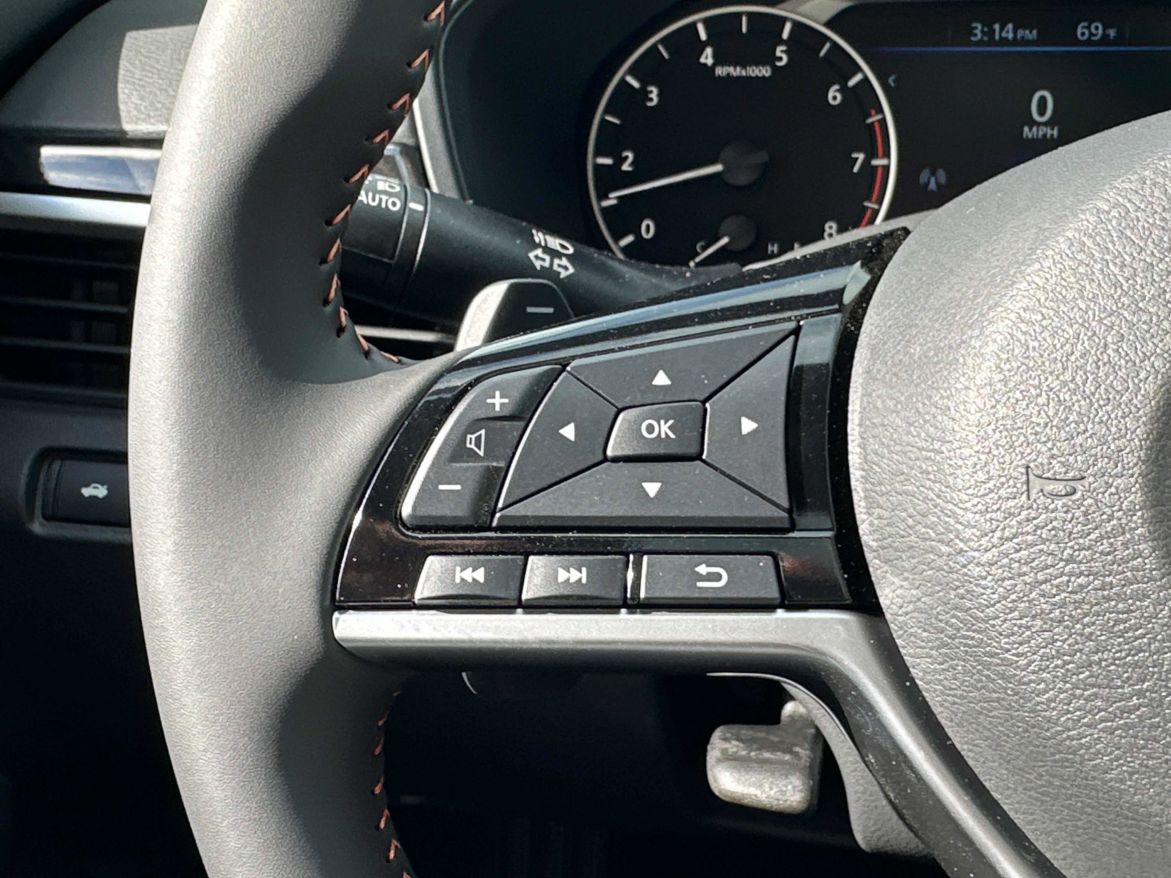 New 2025 Nissan Altima 2.5 SR w/ SR Premium Package image 39