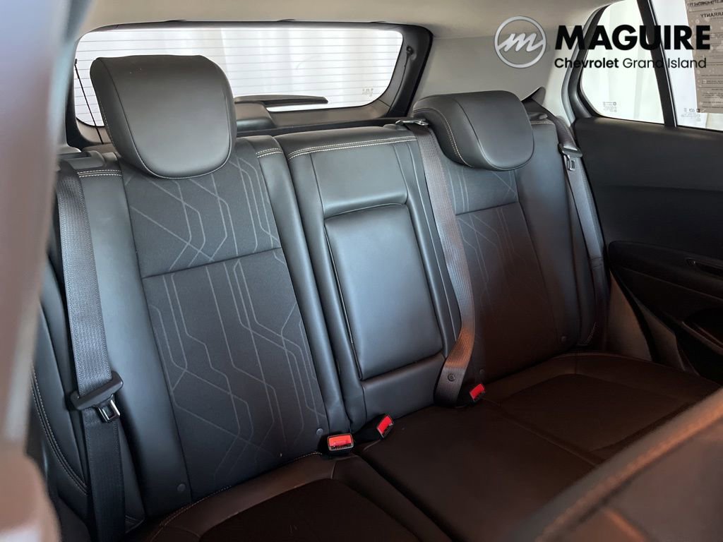 Used 2022 Chevrolet Trax LT w/ LT Convenience Package image 30