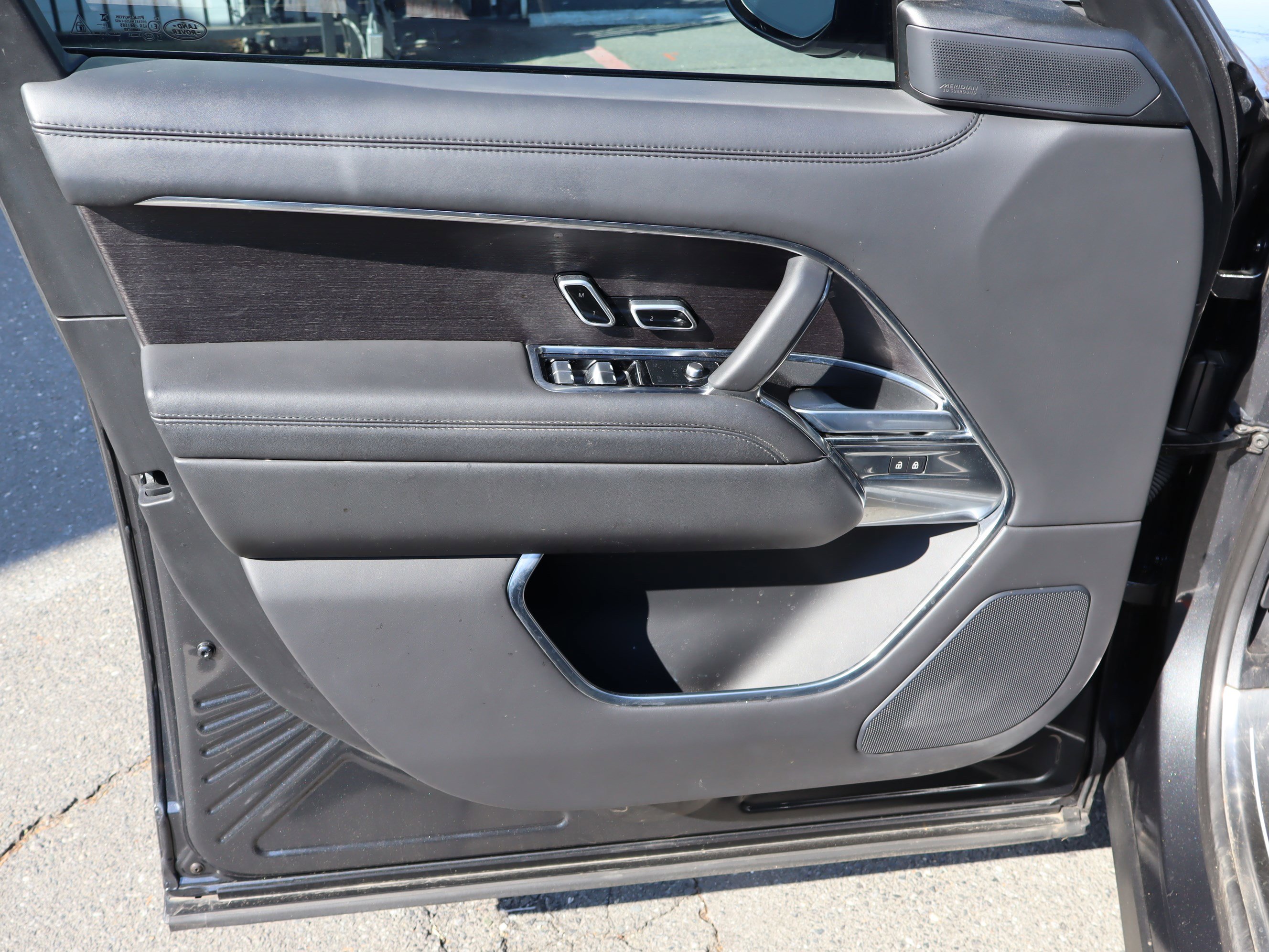 Used 2024 Land Rover Range Rover SE image 15