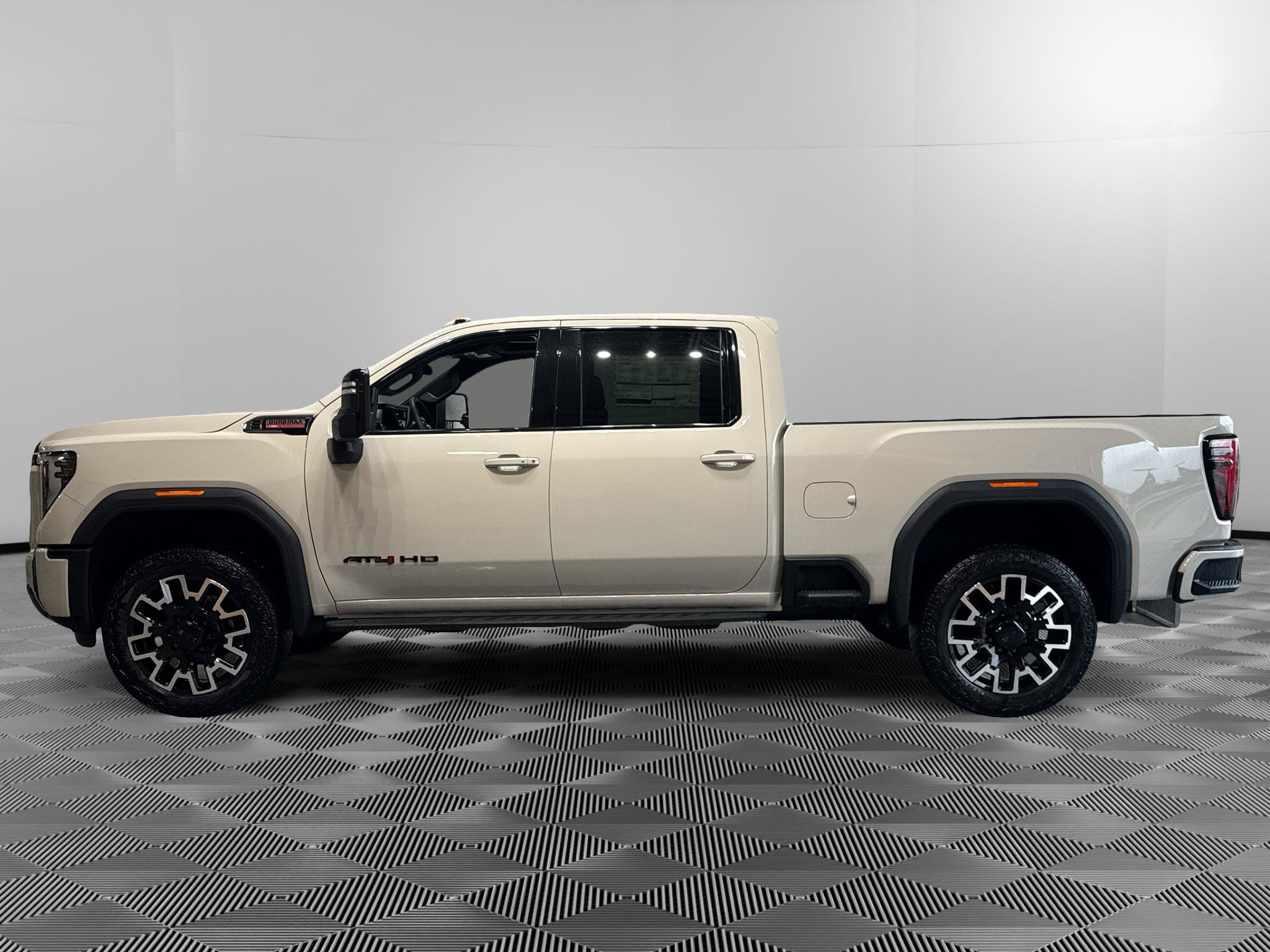 New 2026 GMC Sierra 2500 AT4 w/ AT4 Premium Plus Package AWD/4WD image 2