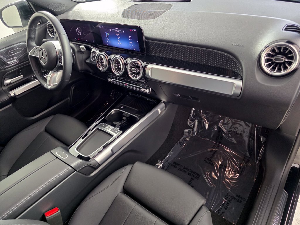 Certified 2025 Mercedes-Benz GLB 250 image 30