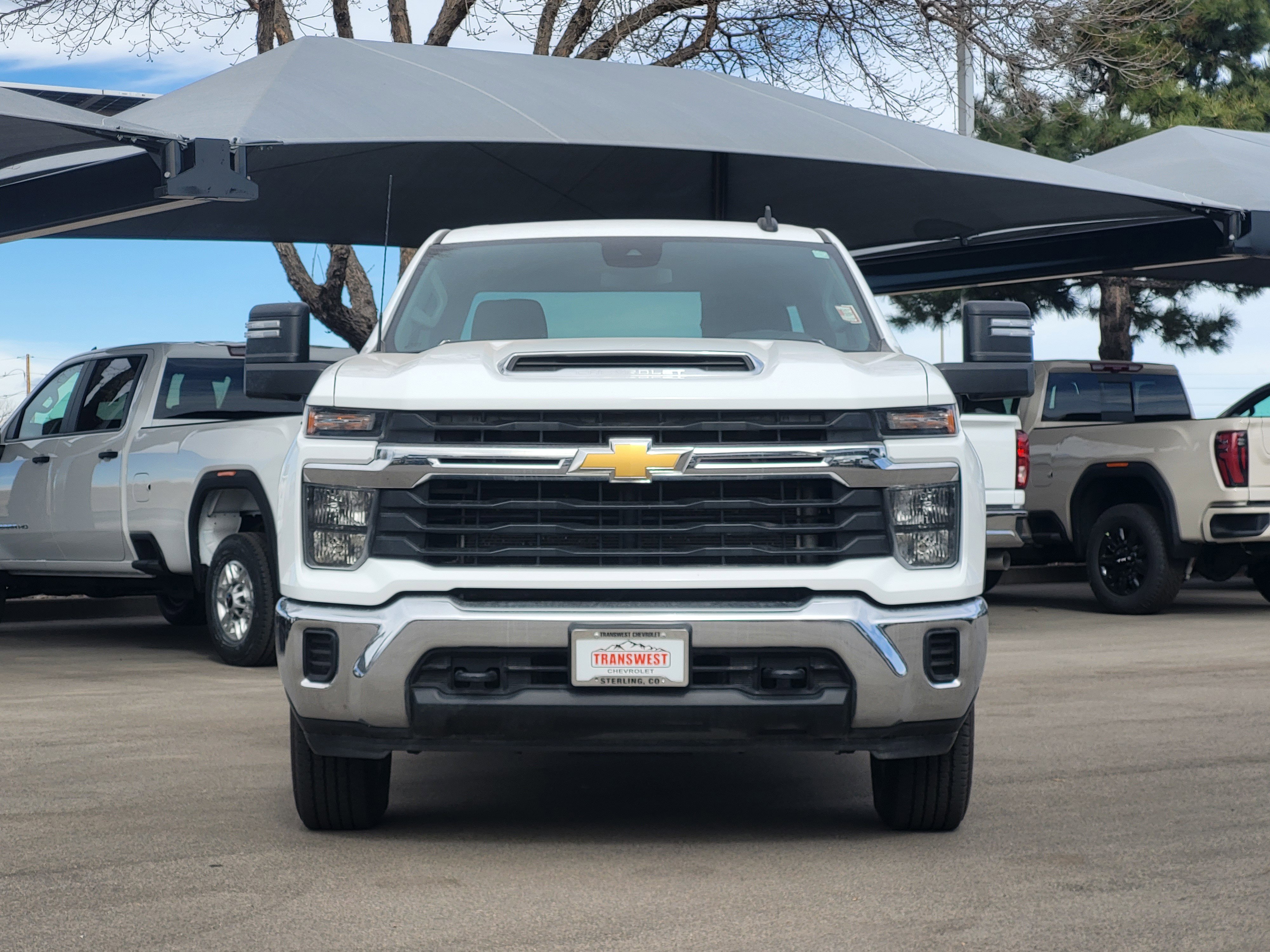 Used 2024 Chevrolet Silverado 2500 LT AWD/4WD image 2