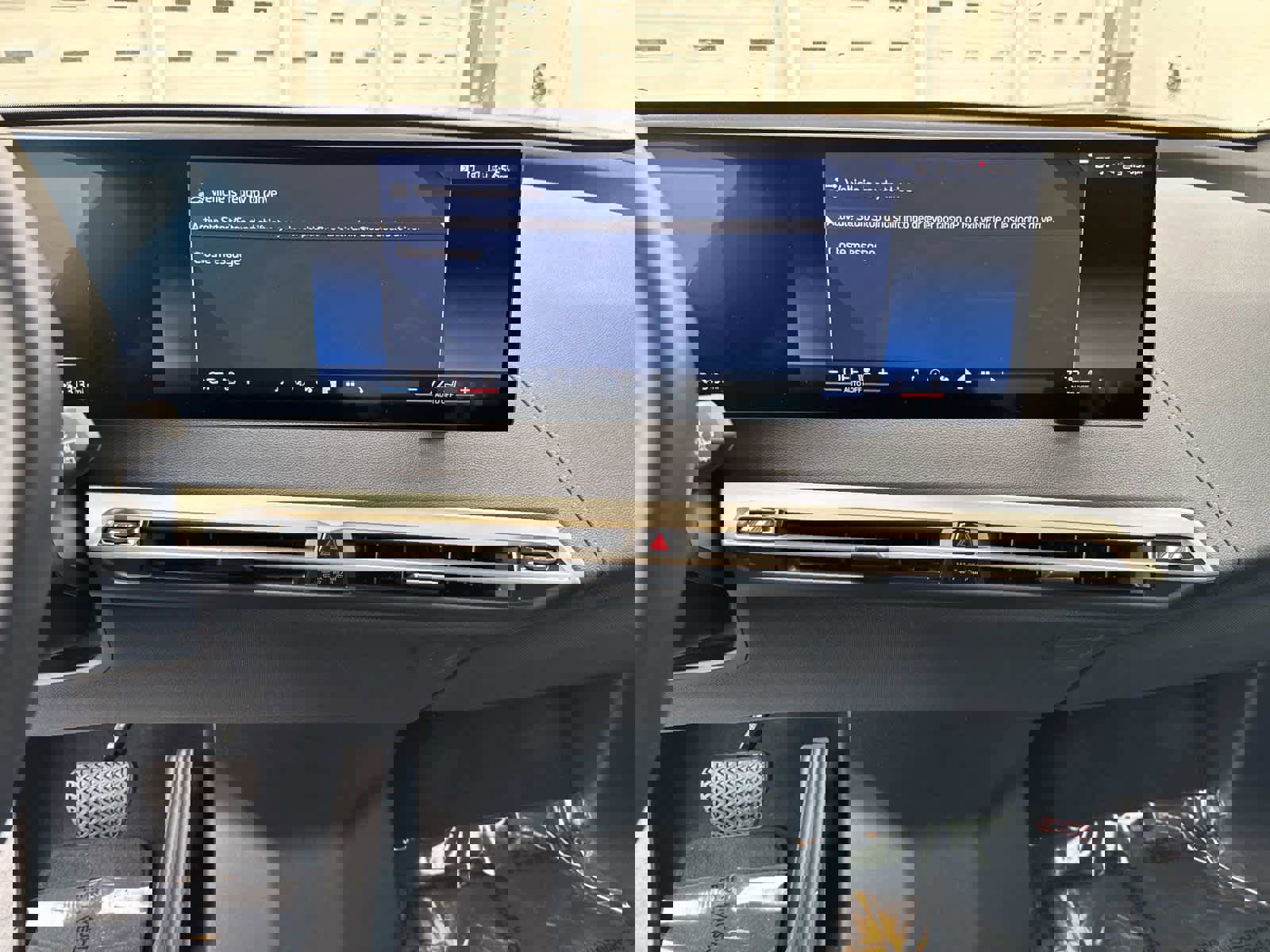 Certified 2025 BMW iX xDrive50 image 25