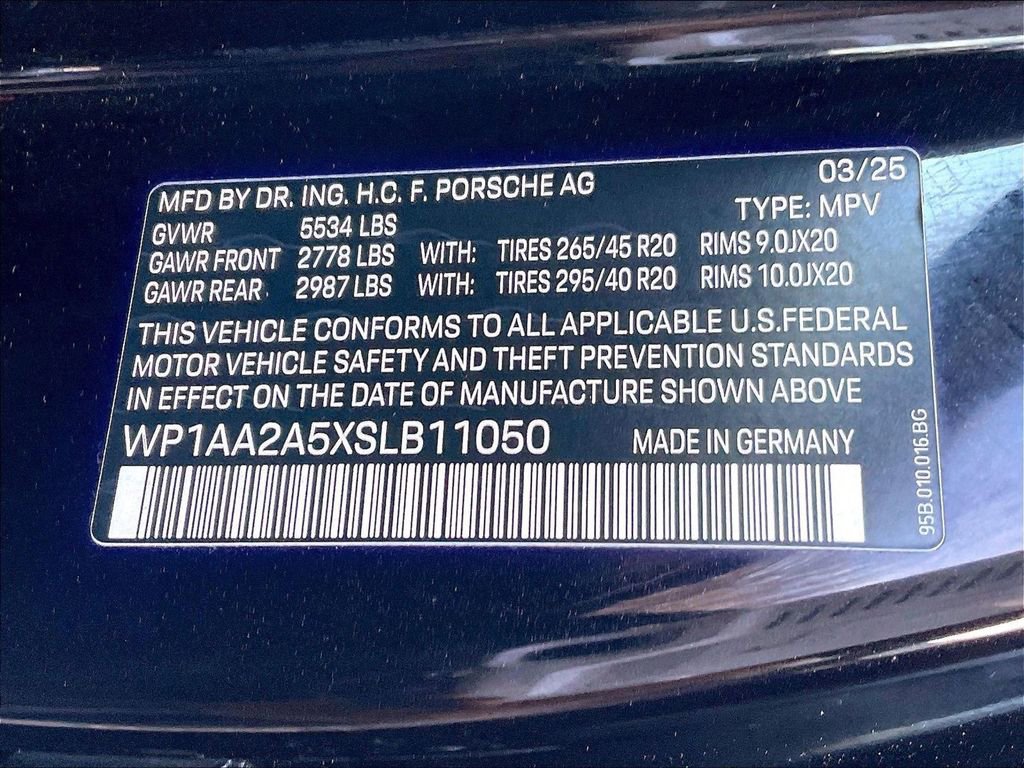 Used 2025 Porsche Macan image 35