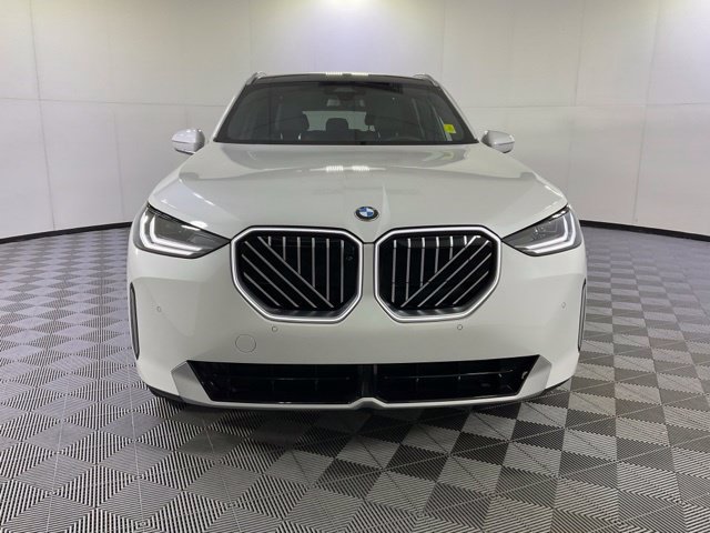 Certified 2025 BMW X3 xDrive30i w/ Premium Package AWD/4WD image 2