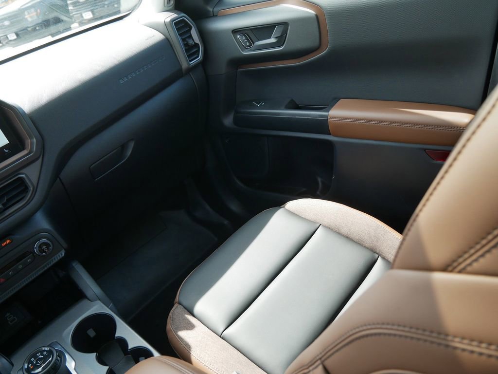 Used 2025 Ford Bronco Sport Outer Banks w/ Sasquatch Outer Banks Package image 17
