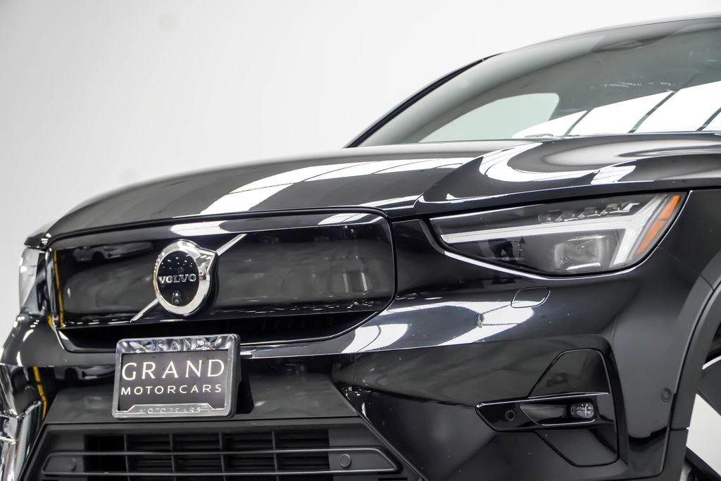 Used 2023 Volvo C40 P8 Recharge Ultimate w/ Protection Package Premier AWD/4WD image 2
