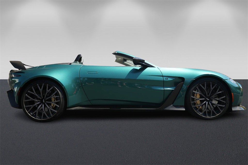 Used 2023 Aston Martin V12 Vantage Roadster image 2