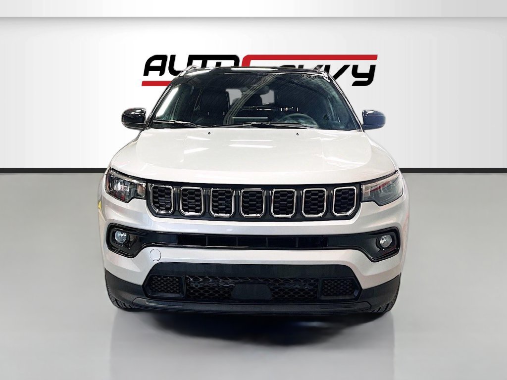 Used 2024 Jeep Compass Limited AWD/4WD image 2