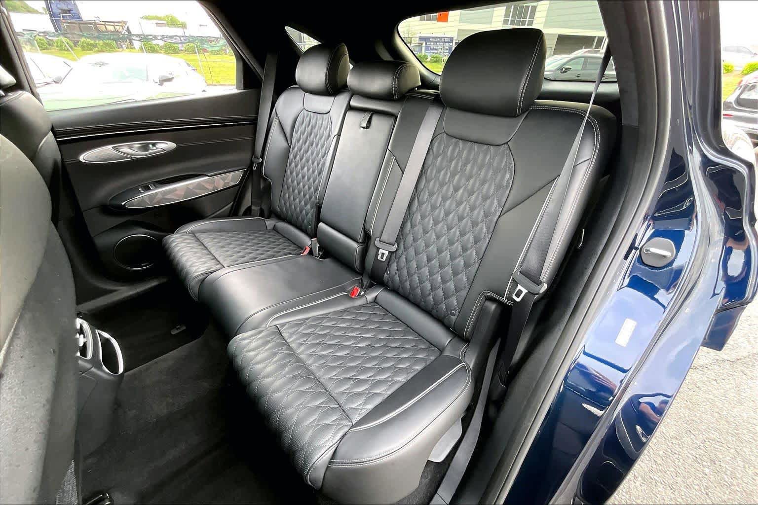 Used 2022 Genesis GV70 3.5T Sport w/ Sport Advanced Package AWD/4WD image 20