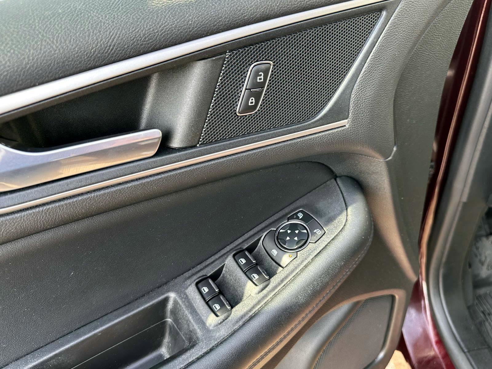 Used 2023 Ford Edge SEL w/ Convenience Package image 16