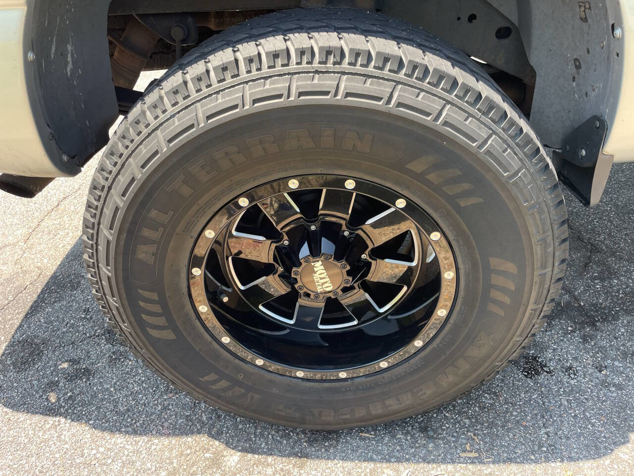 Used 2017 Nissan Titan SV RWD image 12