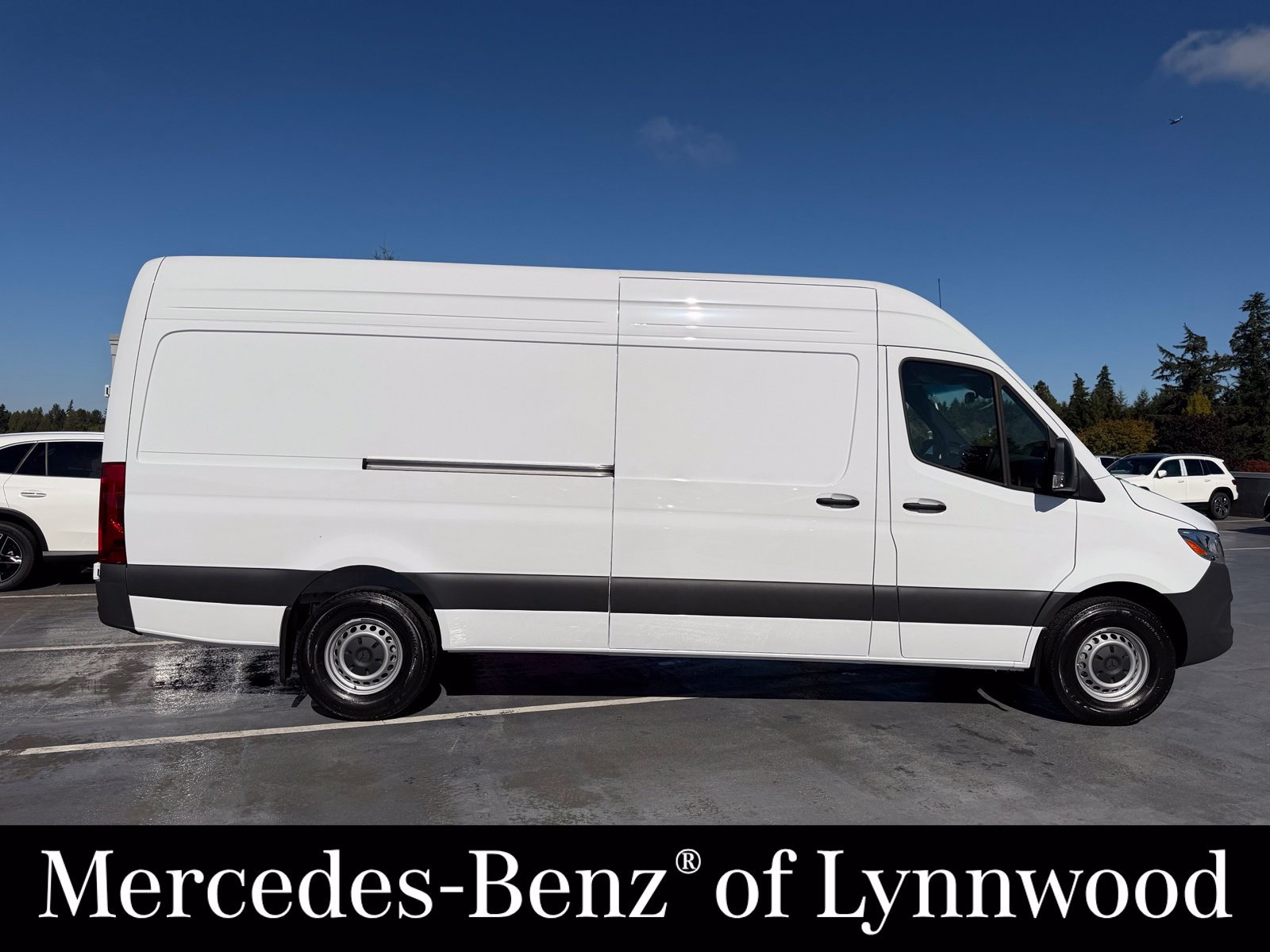 Used 2025 Mercedes-Benz Sprinter 2500 image 5