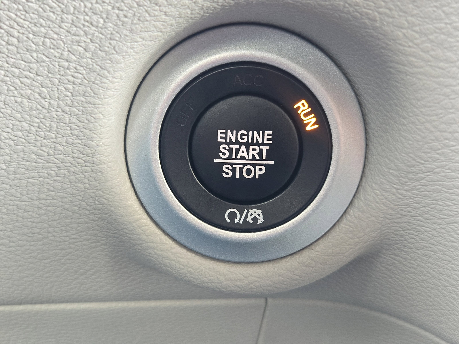 Used 2024 Chrysler Pacifica Touring-L image 14