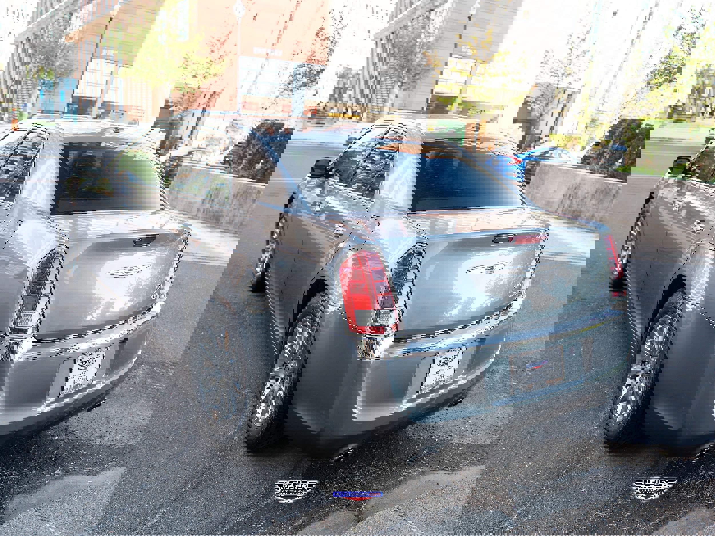 Used 2011 Chrysler 300 Limited w/ Luxury Group image 5