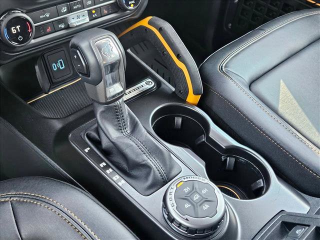 Used 2023 Ford Bronco Badlands image 11