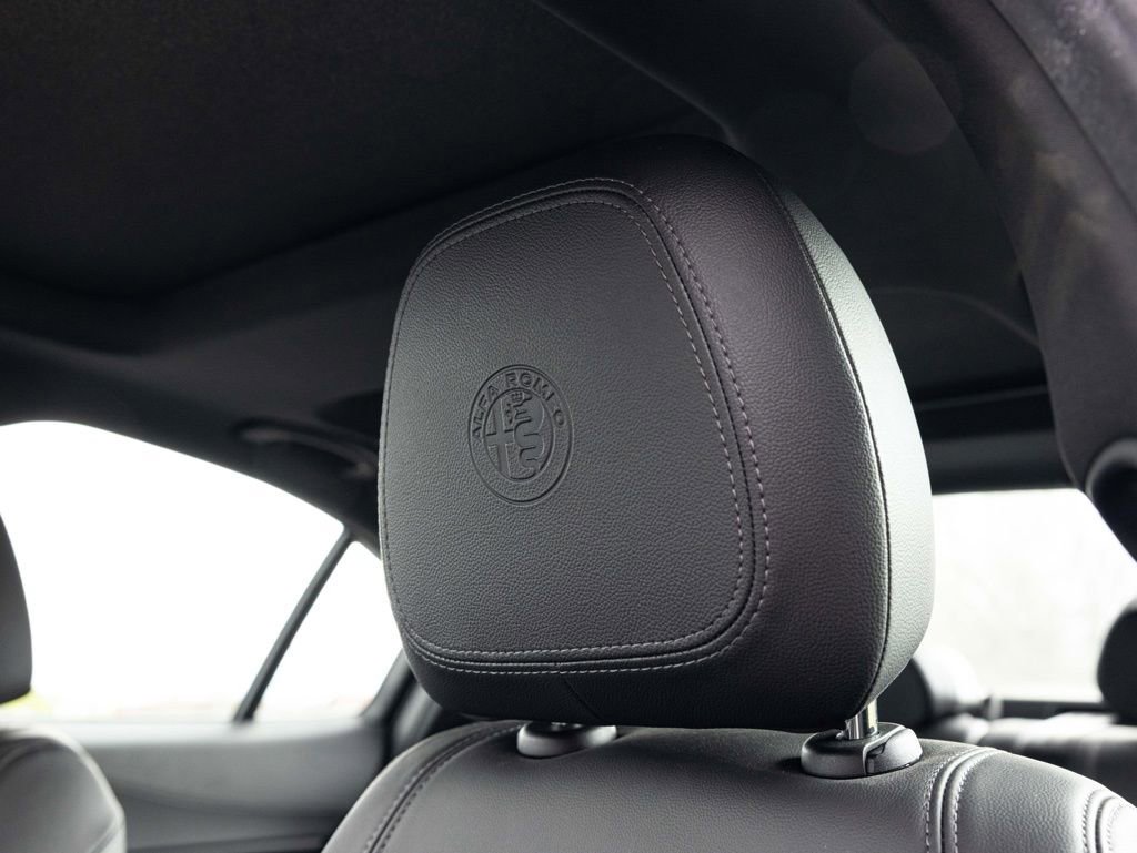 Used 2024 Alfa Romeo Giulia Veloce image 25