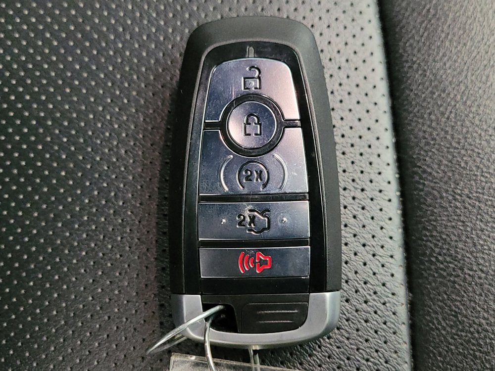 Used 2019 Ford Explorer Limited w/ Ford Safe & Smart Package image 32