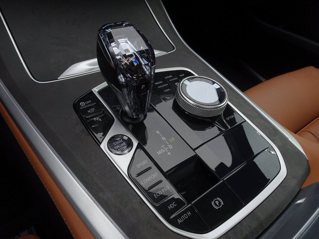 Used 2022 BMW X5 xDrive40i w/ Premium Package AWD/4WD image 17