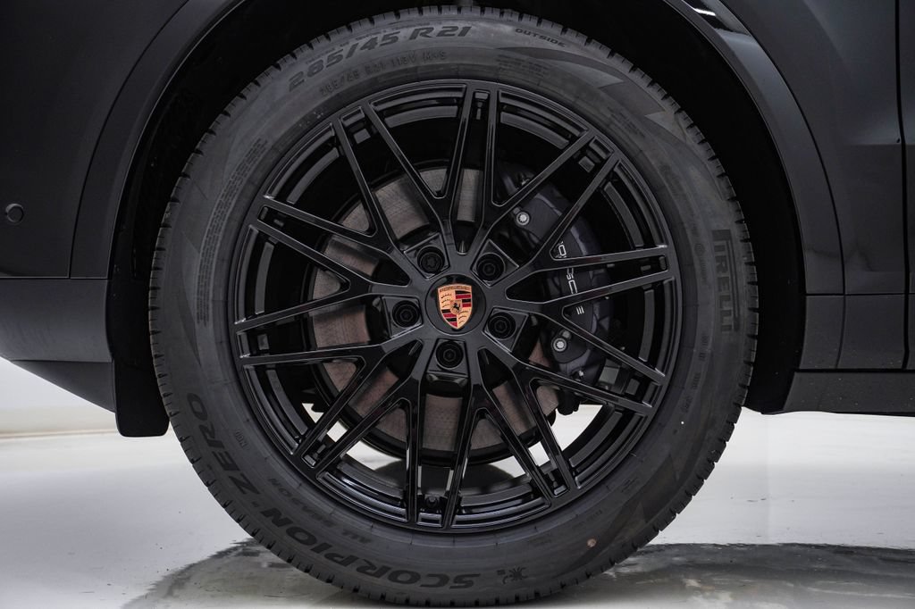 New 2026 Porsche Cayenne Coupe AWD/4WD image 13