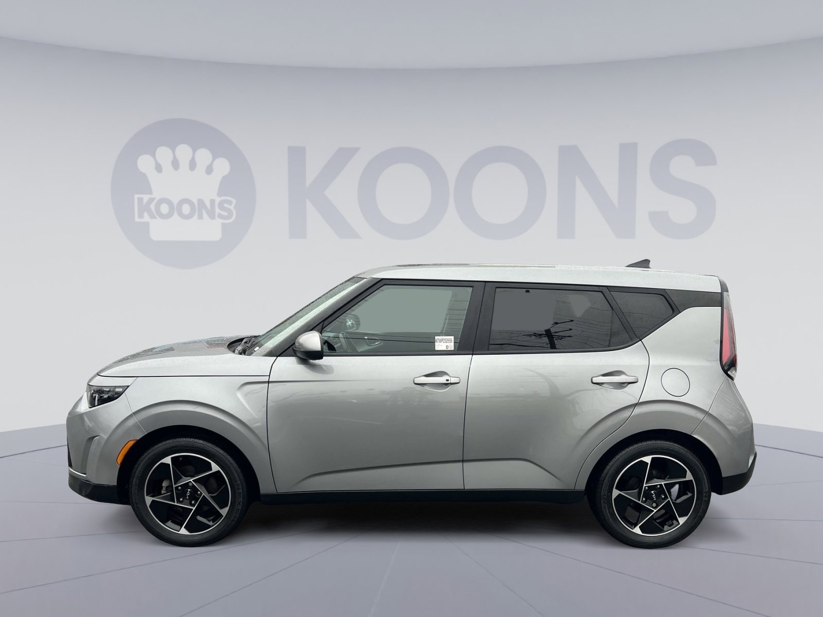 Used 2023 Kia Soul EX image 2