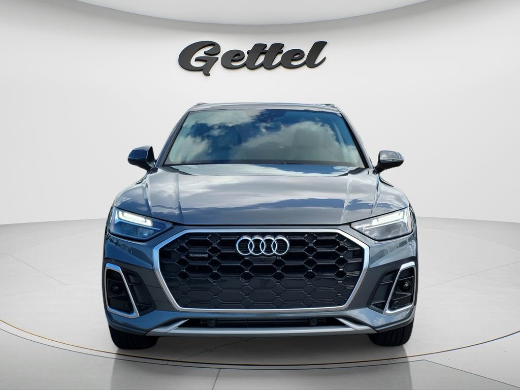 Used 2022 Audi Q5 2.0T Premium Plus w/ Premium Plus Package AWD/4WD image 2
